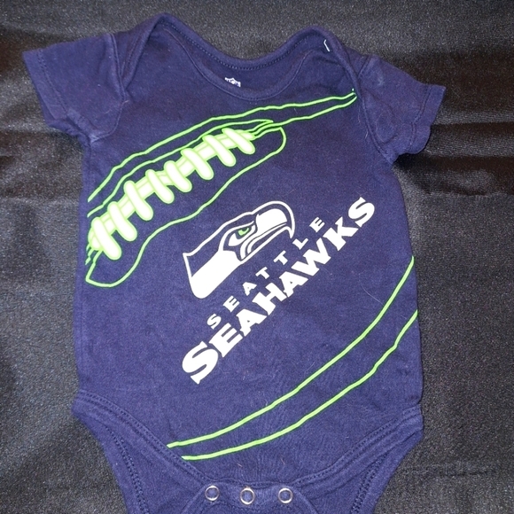 🌼 Seattle Seahawks Football One Piece Baby Bodysuit - Picture 1 of 5